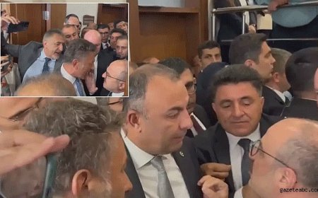 Meclis'te Vekiller Birbirine Girdi