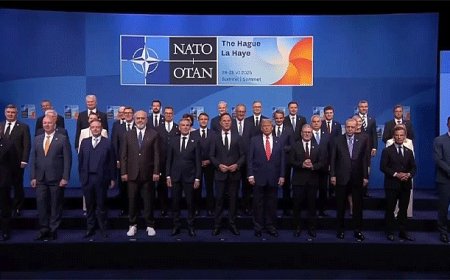 NATO Zirvesi'nde Aile Fotoğrafı!