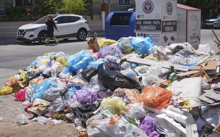 Buca Sokakları Çöp ve Koku ile Mücadele Ediyor