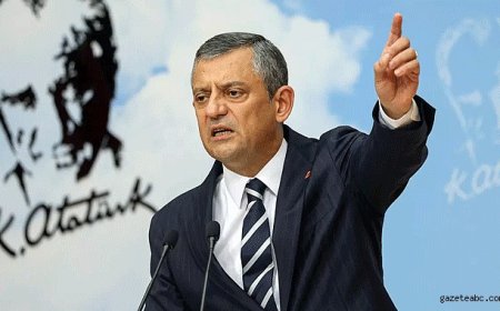 Özel'den Zehir Zemberek Sözler