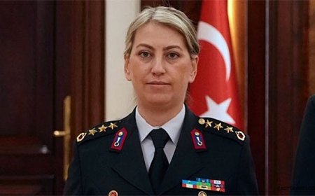 Türk Ordusuna Kadın Paşa