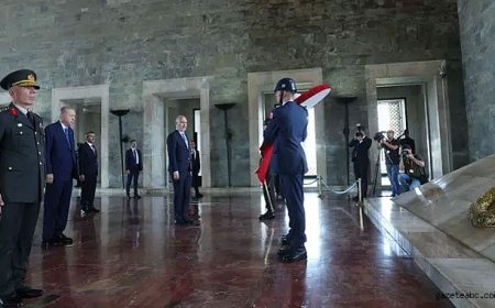 Erdoğan, YAŞ Üyeleriyle Anıtkabir'de