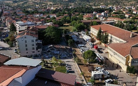 Yıkılan Binayla İlgili Soruşturma Başlatıldı