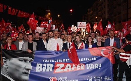 Bursa’da Coşkulu Zafer Bayramı Kutlaması