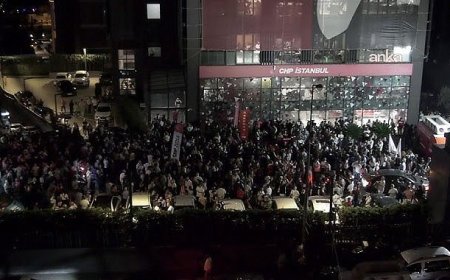 CHP, İstanbul İl Binasını Kapatıyor