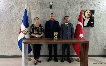 Kırgızistan'dan Dominik'e Ziyaret