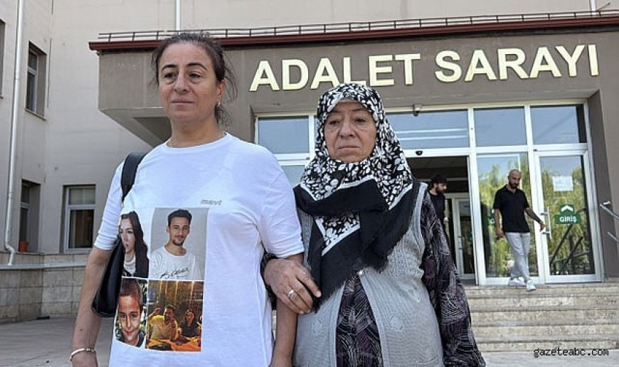 Anne Şimşek: "Meydanda Sallandıralım"