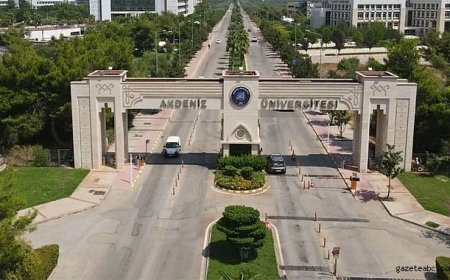 Akdeniz Üniversitesinde Skandal Olay