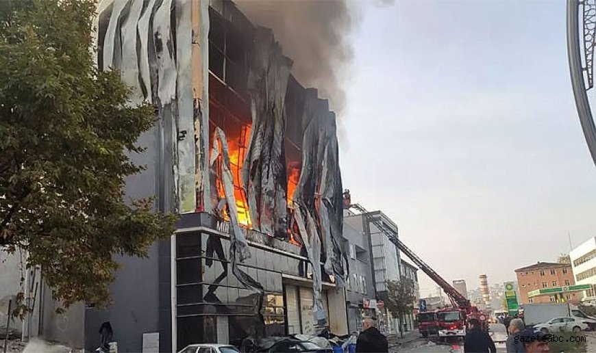 Kocaeli’de Depo Yangını Faciası