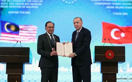 Malezya Başbakanından Erdoğan'a Övgü