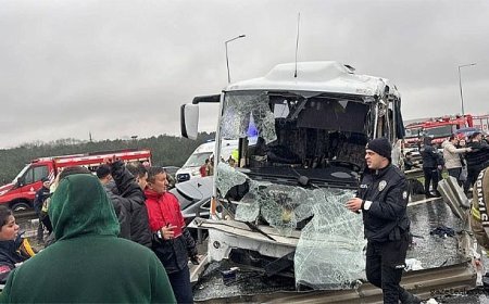 Kuzey Marmara Otoyolu’nda Polis Servisi Kaza Yaptı