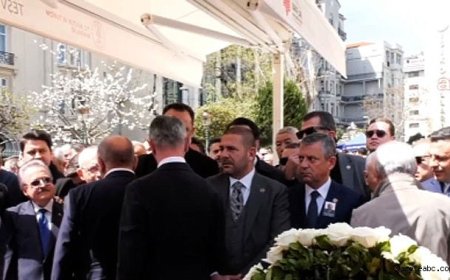 Cenazede soğuk rüzgâr