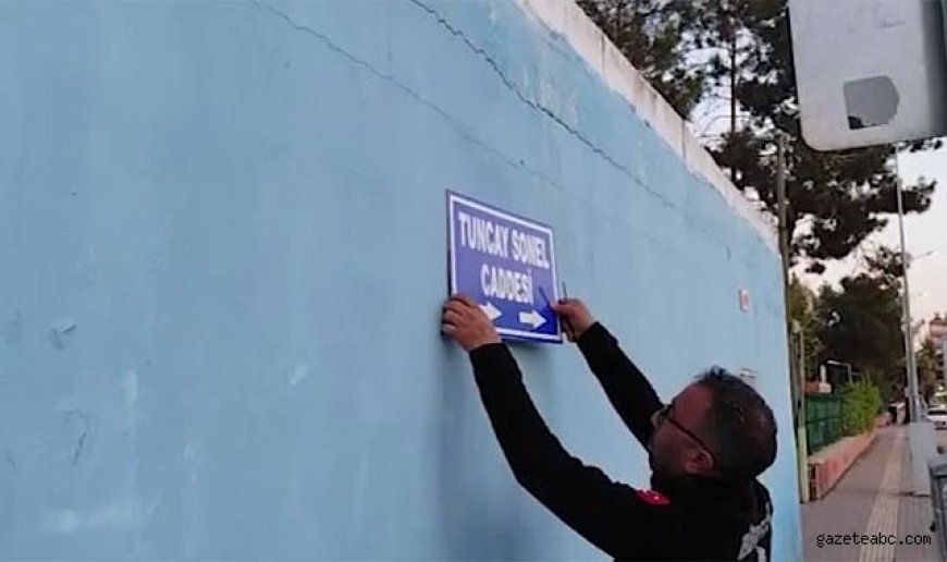 Birecik’te Tartışmalı Cadde Tabelası Söküldü