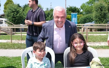 BAŞKAN ŞADİ ÖZDEMİR ANNELER GÜNÜ’NÜ BİZİM EV KATILIMCILARIYLA KUTLADI