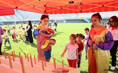 SPOR ŞENLİKLERİ’NDE SIRA MİNİK ÖĞRENCİLERİN