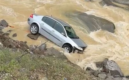 Kontrolden çıkan araç dereye uçtu