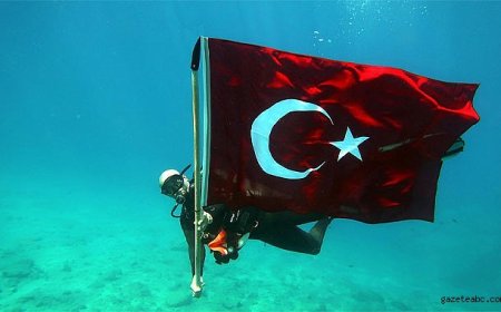 19 Mayıs’a Deniz Altında Anlamlı Kutlama