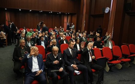 BURSA BÜYÜKŞEHİR BELEDİYESPOR’DA YENİ BAŞKAN SEZER SEZGİN