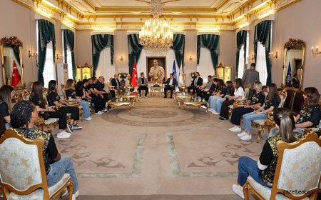 Şampiyon hentbolculardan Başkan Vekili Şahin Biba'ya ziyaret