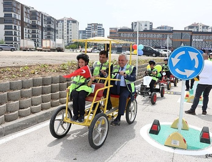 "Kızılcıklı Mahallesi’nde Trafik Eğitim Sokağı açıldı" başlıklı haberimizin video indirme linki aşağıdadır.