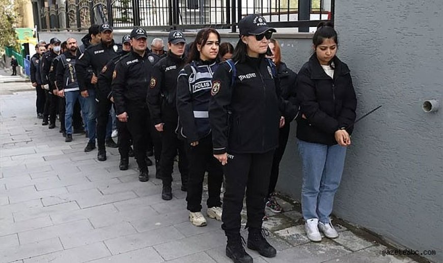 Kendini Kamu Görevlisi Olarak Tanıtan Çete Çökertildi
