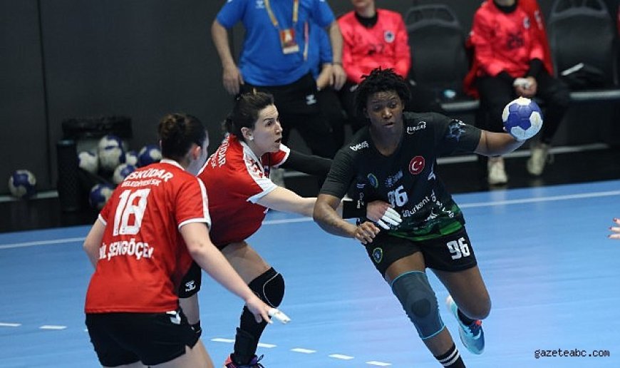 Bursa Büyükşehir Belediyespor'dan tarihi sezon: Şampiyonluk kupasıyla taçlandı