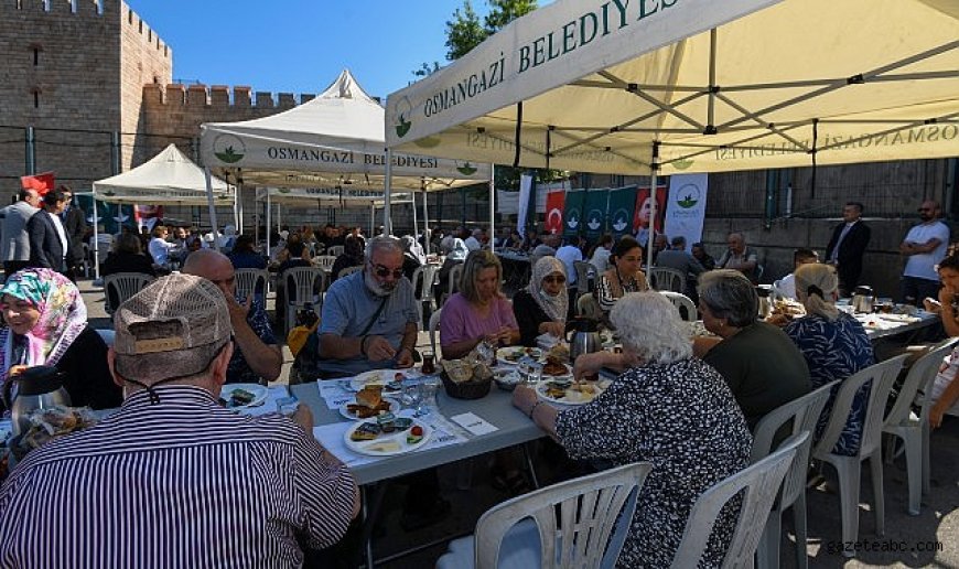 BAŞKAN ERKAN AYDIN ALACAHIRKA’DA SAHADA VATANDAŞLA BULUŞTU