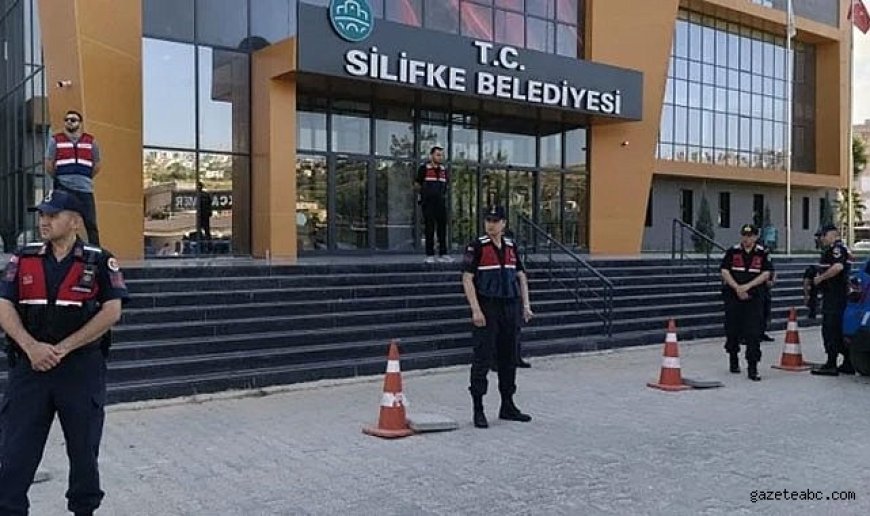 Belediyeye Şafak Operasyonu