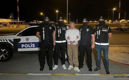 Kırmızı Bültenli Kurtuluş Türkiye'de