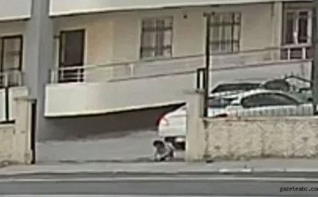 Kapı Önünde Korkunç Kaza