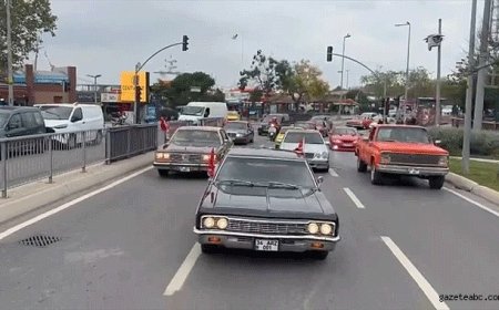 Kadıköy sokaklarında Cumhuriyet coşkusu