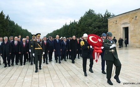 Devlet Erkanı Anıtkabir’de
