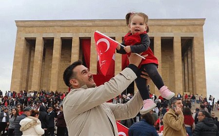 Meydanlarda Cumhuriyet Sevinci