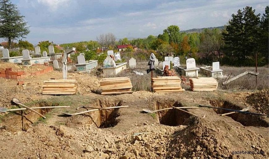 4 Kişilik Aileye Acı Veda: "Cenazede Sinir Krizleri"
