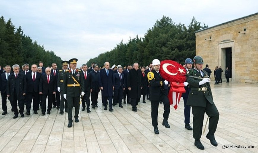 Devlet Erkanı Anıtkabir’de